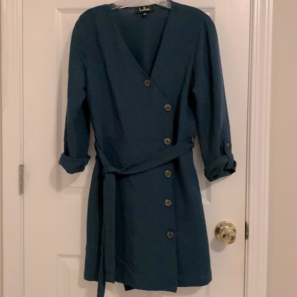 Lulu’s dark green tunic wrap with belt. - Picture 1 of 5